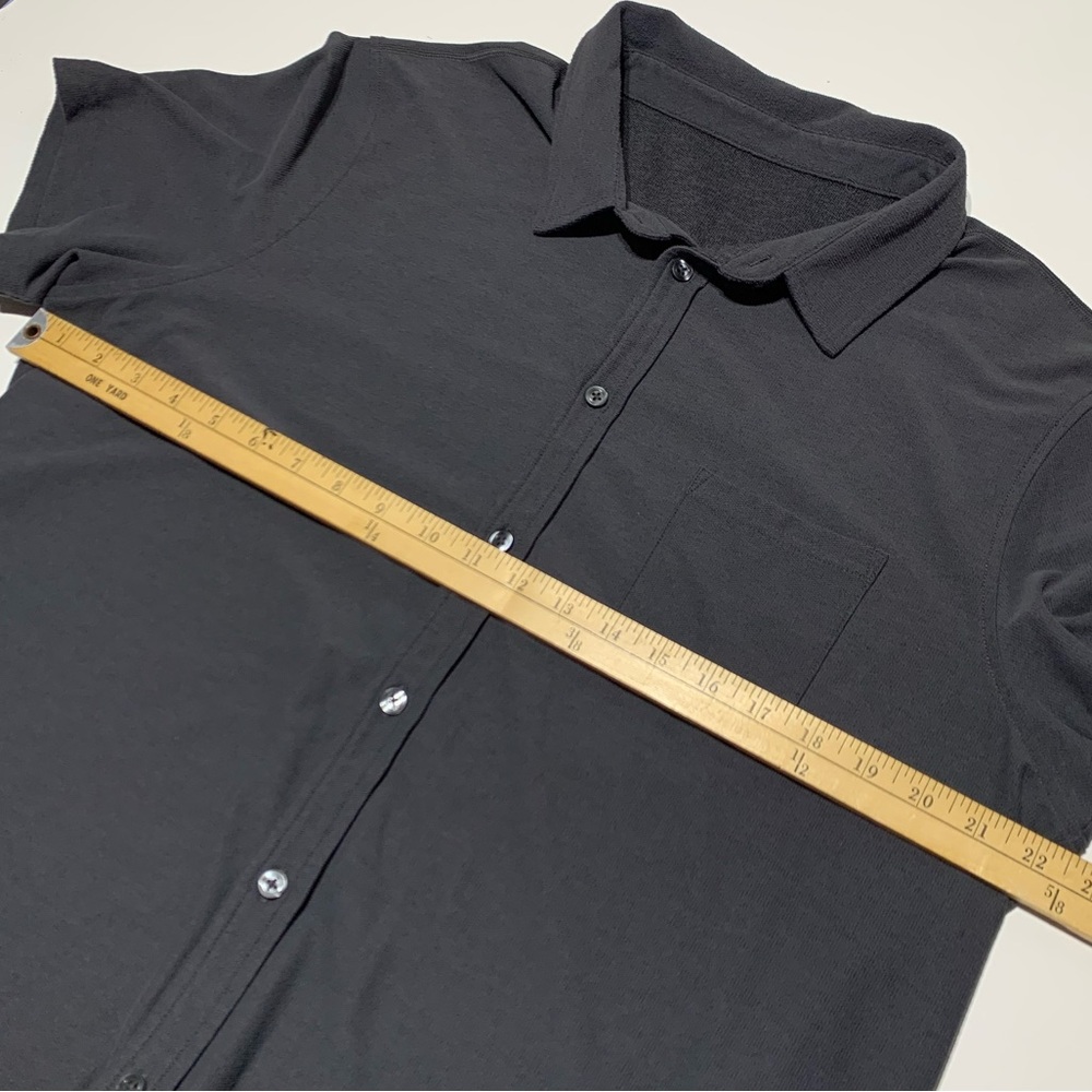 Vuori Men's Short Sleeve Ace Button Down Gray Mens Size XL - Picture 3 of 6